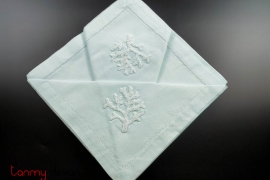 Napkin set -Light green with white coral embroidery